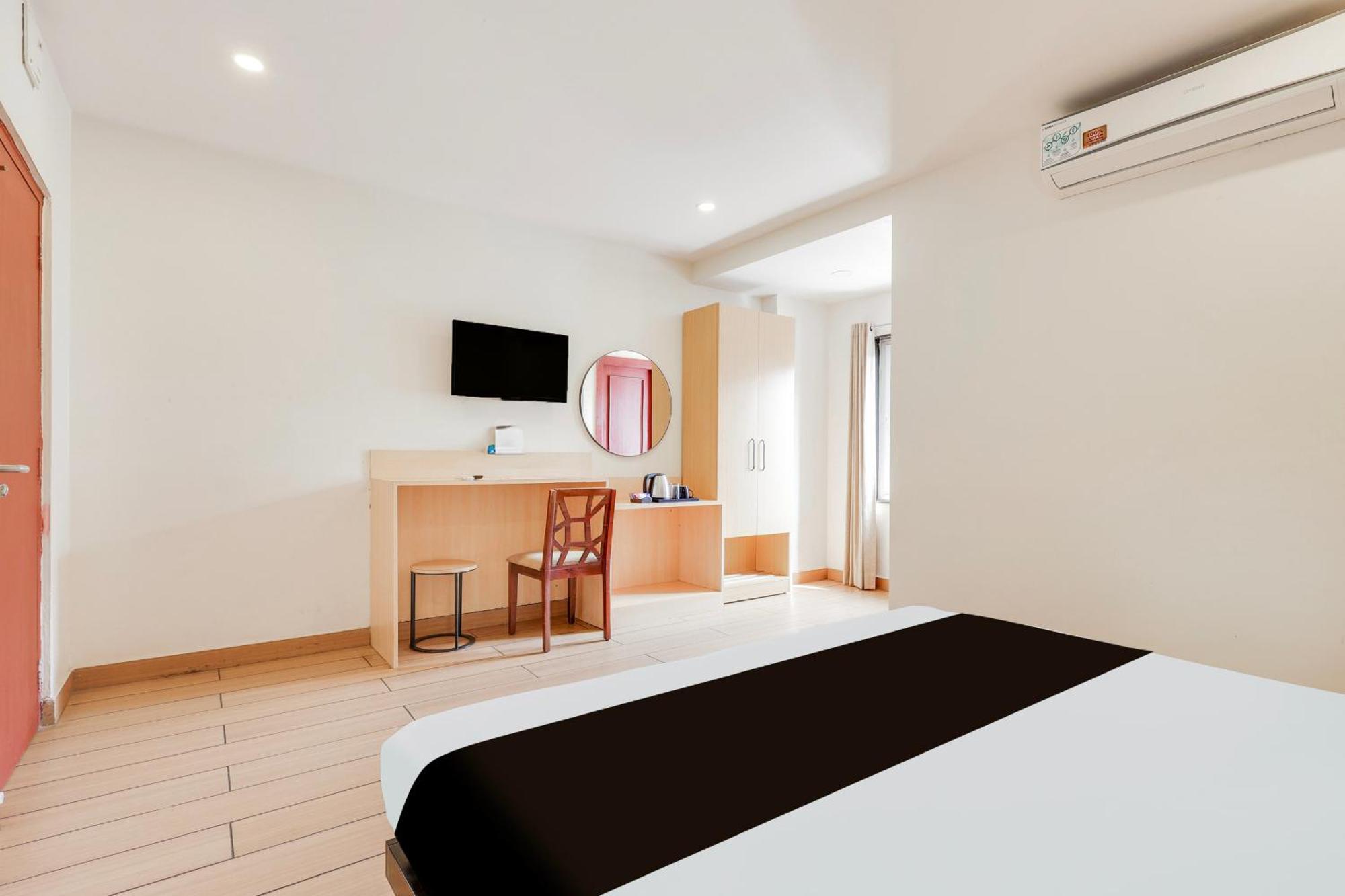 Super Townhouse Visakhapatnam Hotel Ngoại thất bức ảnh