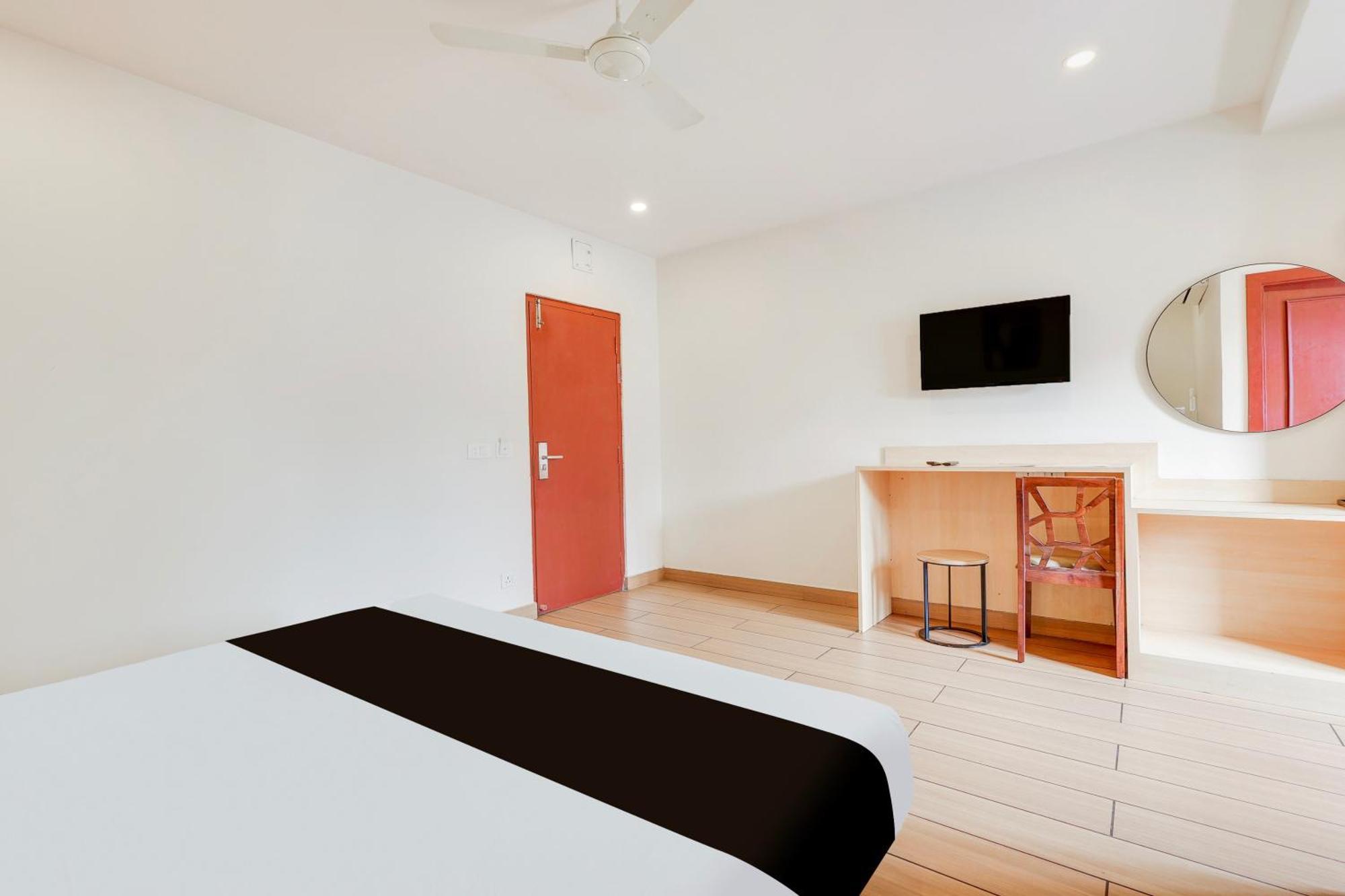 Super Townhouse Visakhapatnam Hotel Ngoại thất bức ảnh