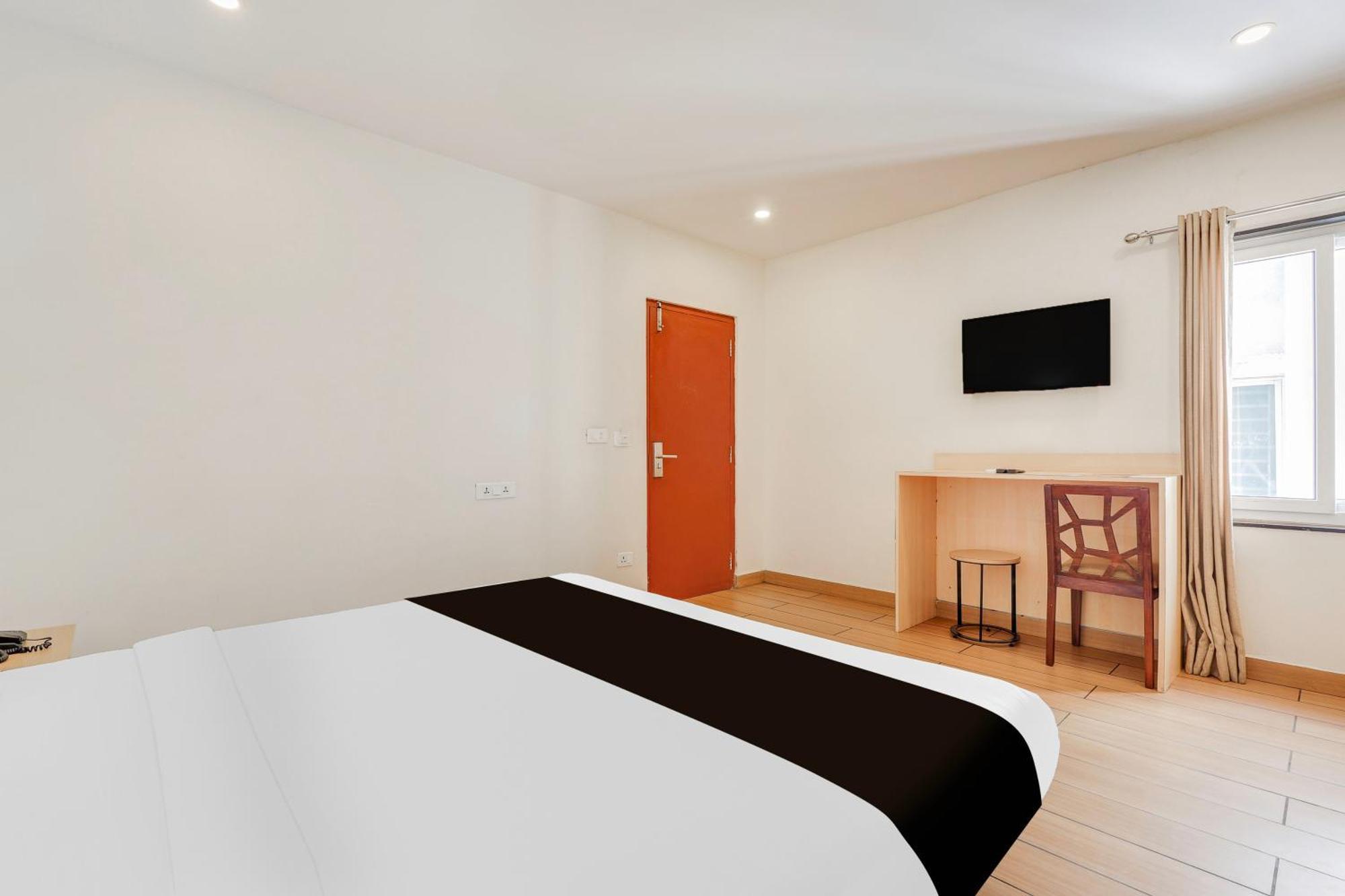 Super Townhouse Visakhapatnam Hotel Ngoại thất bức ảnh