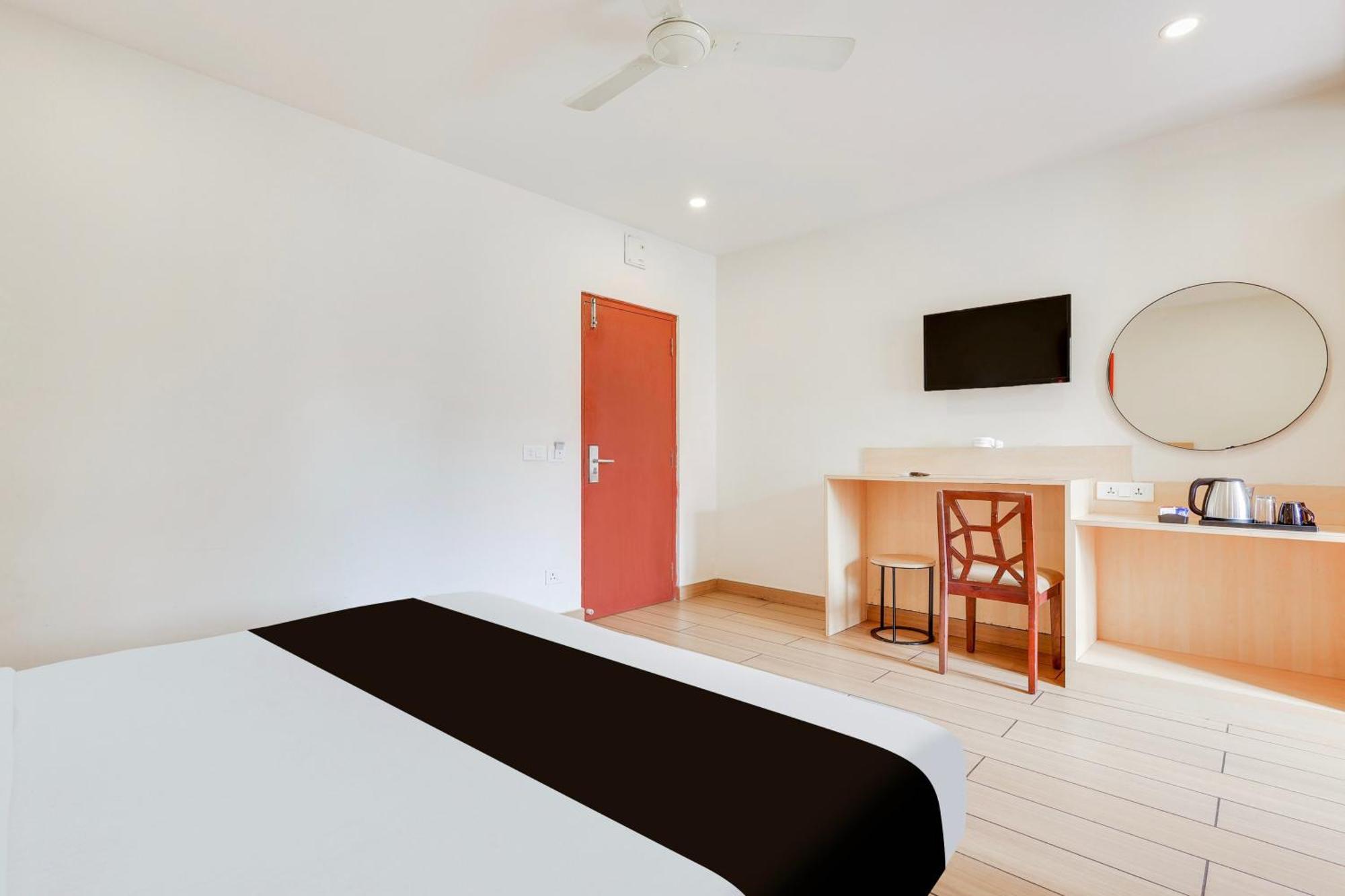 Super Townhouse Visakhapatnam Hotel Ngoại thất bức ảnh