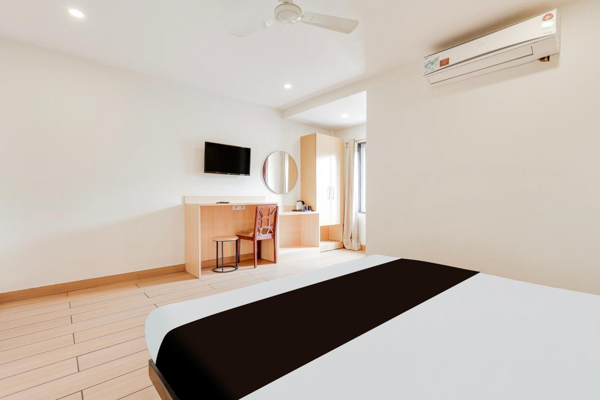 Super Townhouse Visakhapatnam Hotel Ngoại thất bức ảnh