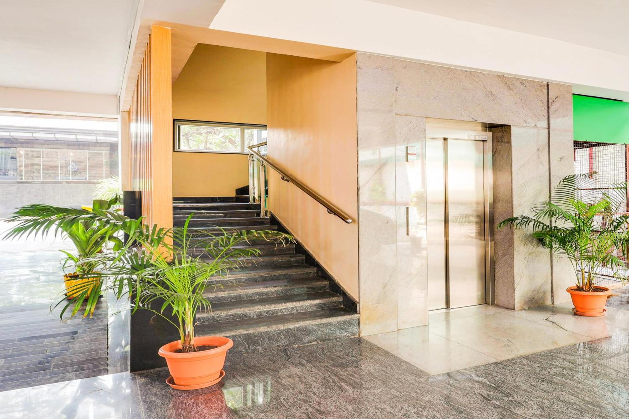 Super Townhouse Visakhapatnam Hotel Ngoại thất bức ảnh