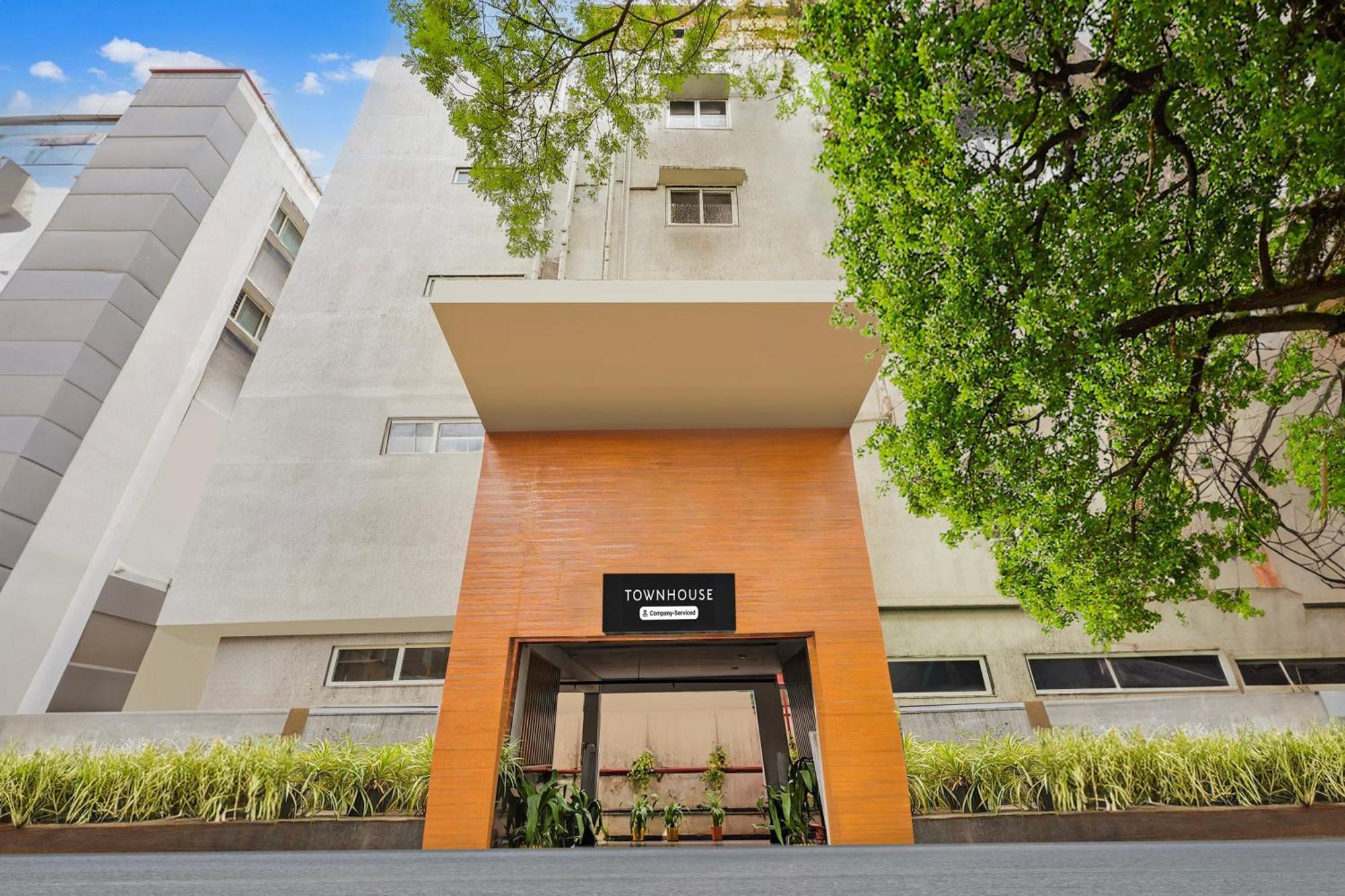 Super Townhouse Visakhapatnam Hotel Ngoại thất bức ảnh